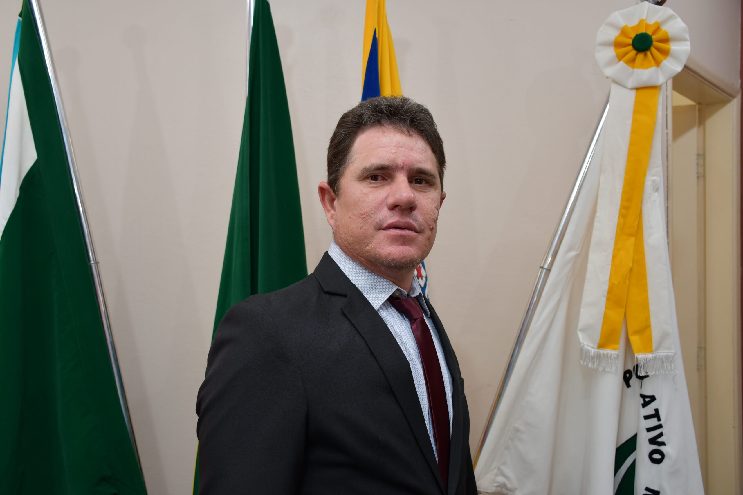 Leia mais sobre o artigo Vereador Moacir Duchini solicita serviço de limpeza na Cancha Municipal, pista (clube de laço), cocheira fernandes e centro de treinamento Burdog.